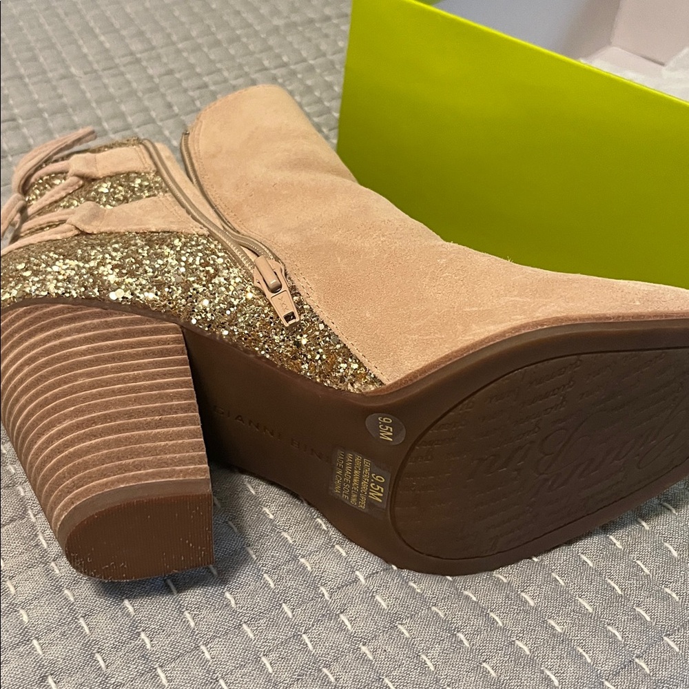 Gianni Bini Beige Ankle Boots with Glittering Gold Detail - Picture 3 of 4